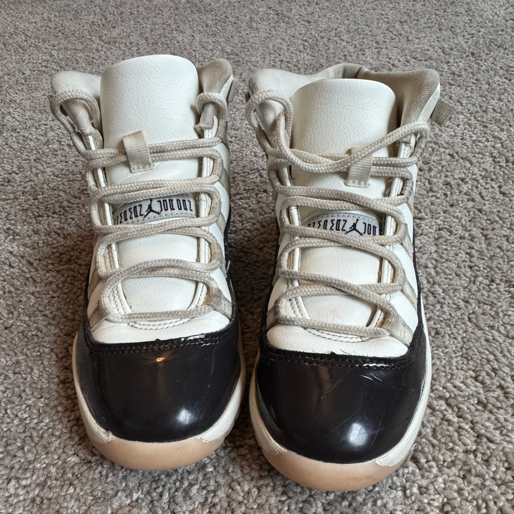 Nike‎ Air Jordan 11 Neapolitan | Youth 2Y| DO3857-101 Black/White Kids Sneakers